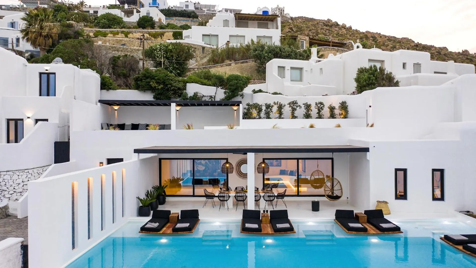 Psarou Black Villas Mykonos Town Grecja