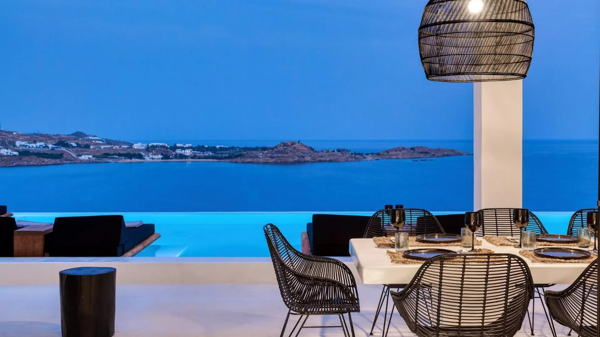Psarou Black Villas Mykonos Town Grecja