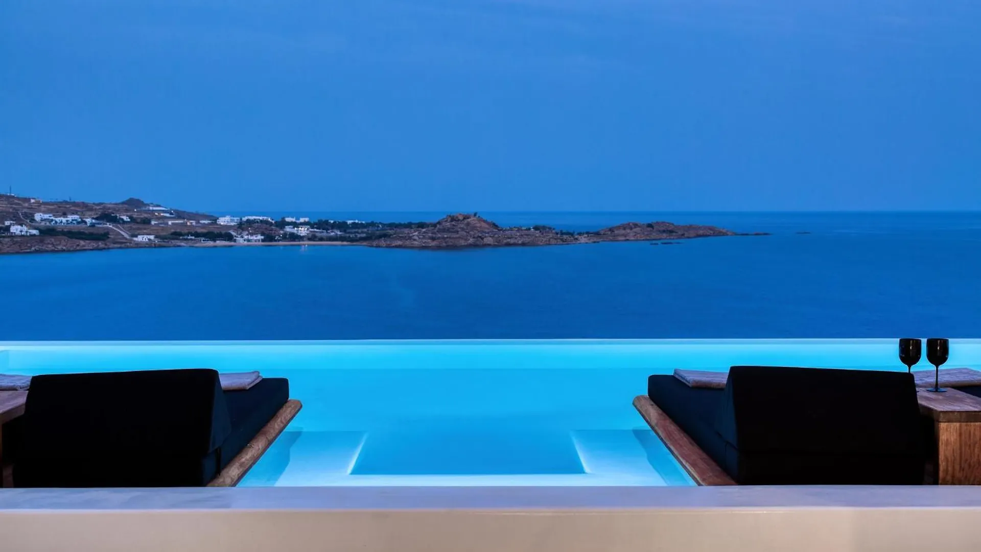 Psarou Black Villas Mykonos Town